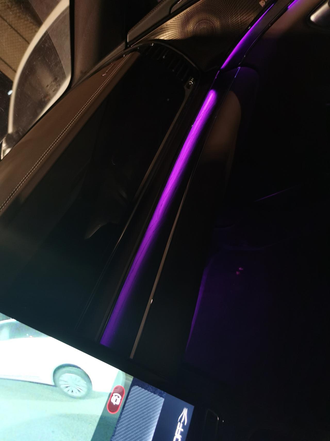 比亚迪汉EV 老哥们 平时不听音乐的情况下 律动灯亮不亮？