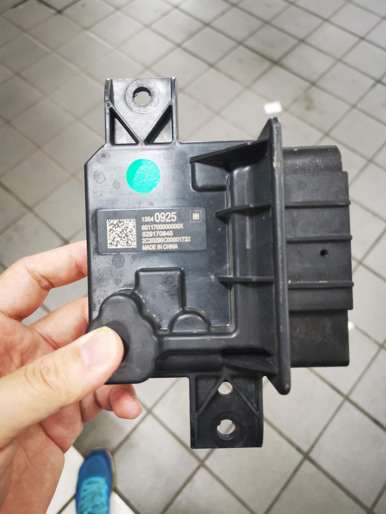关于君越的气囊，我就想问一下大家，气囊传感器能不能去4S店检查？哪怕是告诉我没有，减配了，能不能加钱装上？毕竟钱终将是别