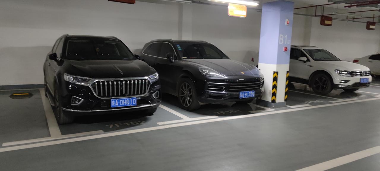 红旗HS5 问下大家，我的卡片钥匙从买车到现在一直就放在车里没拿出来过，这样的话，如果没拿钥匙，或者需要别人远程挪车可以