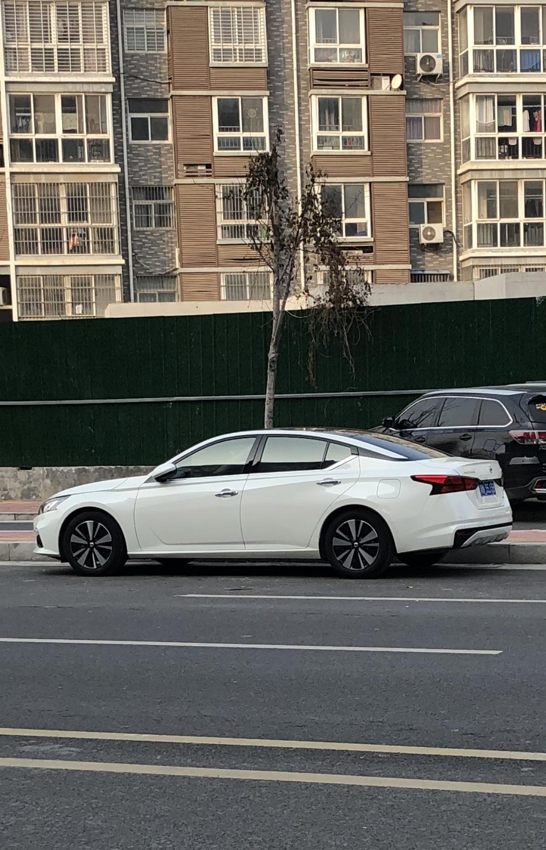 日产天籁 兄弟们，前排无钥匙进入，为啥我拿着钥匙站在主驾驶，副驾驶门打不开啊！