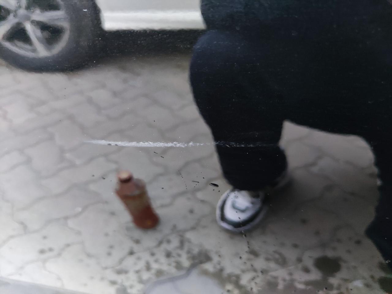 日产天籁 大佬们，这种情况怎么办啊，刚买了不到一个月，心疼死了，有三个这样的划痕