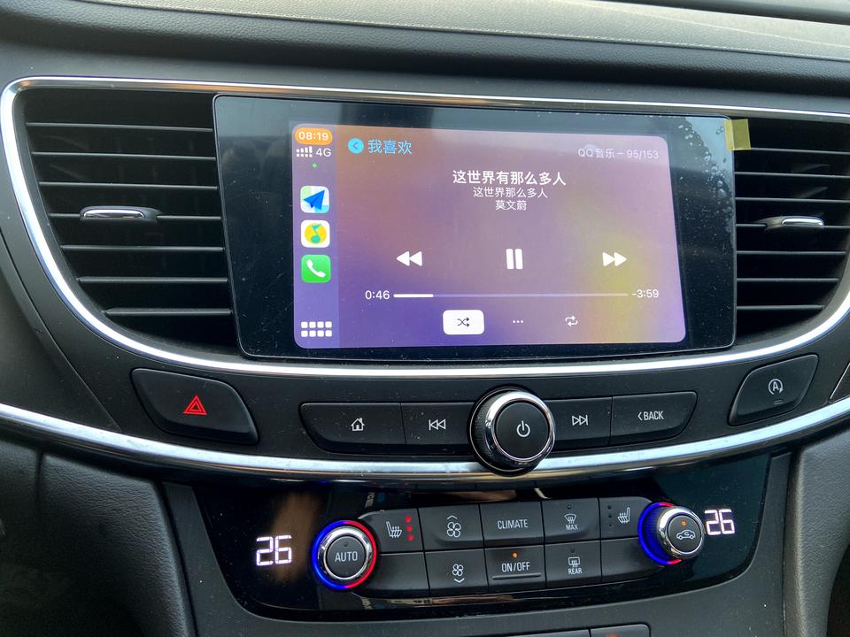 别克君越 开暖风的时候 中控屏幕旁边的俩出风口为啥不出风？