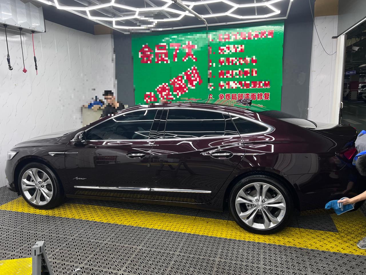 别克君越 2022款艾维亚旗舰版  看网上说艾维亚版本是带后视镜锁车自动折叠的，并且在车机设置中的确有锁车自动折叠这个选