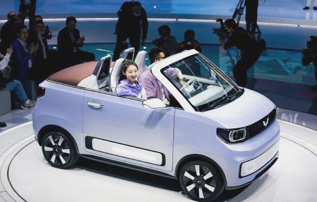 五菱五菱宏光MINIEV 害 敞篷版啥时候能出呢？真的有点焦急
