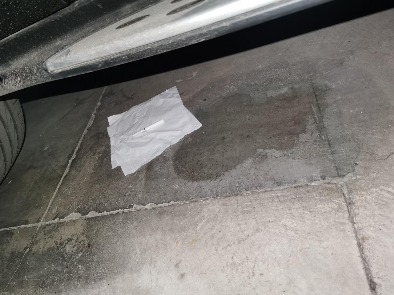 奔驰GLC 提车一个月，喜闻乐见的事情发生了。三天前加了4升玻璃水。今天提醒我又要加玻璃水。关键我这三天还没用，很纳闷。