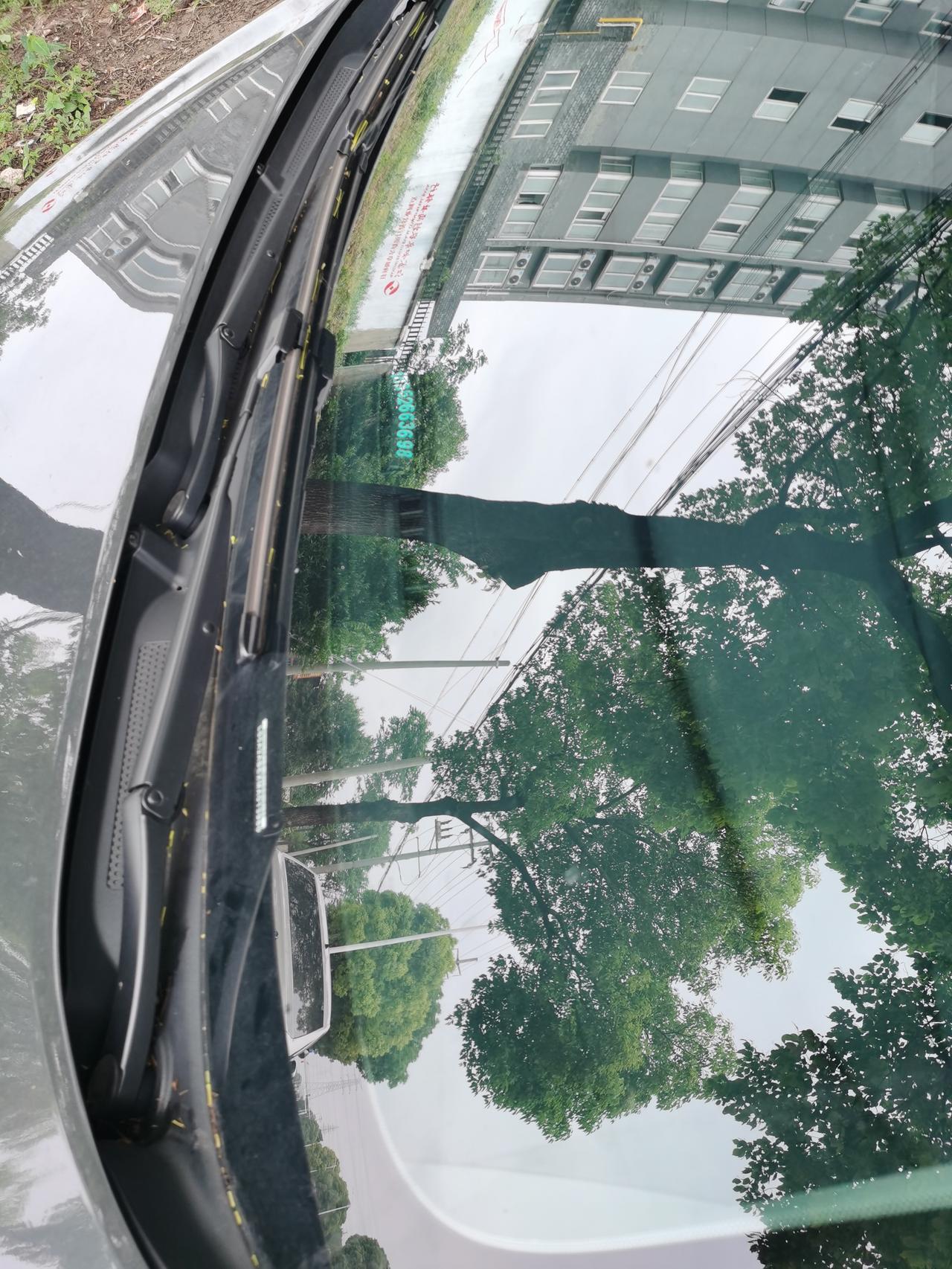长安逸动 前窗雨刷这里特别容易有落叶垃圾，很难清理，有什么好办法吗