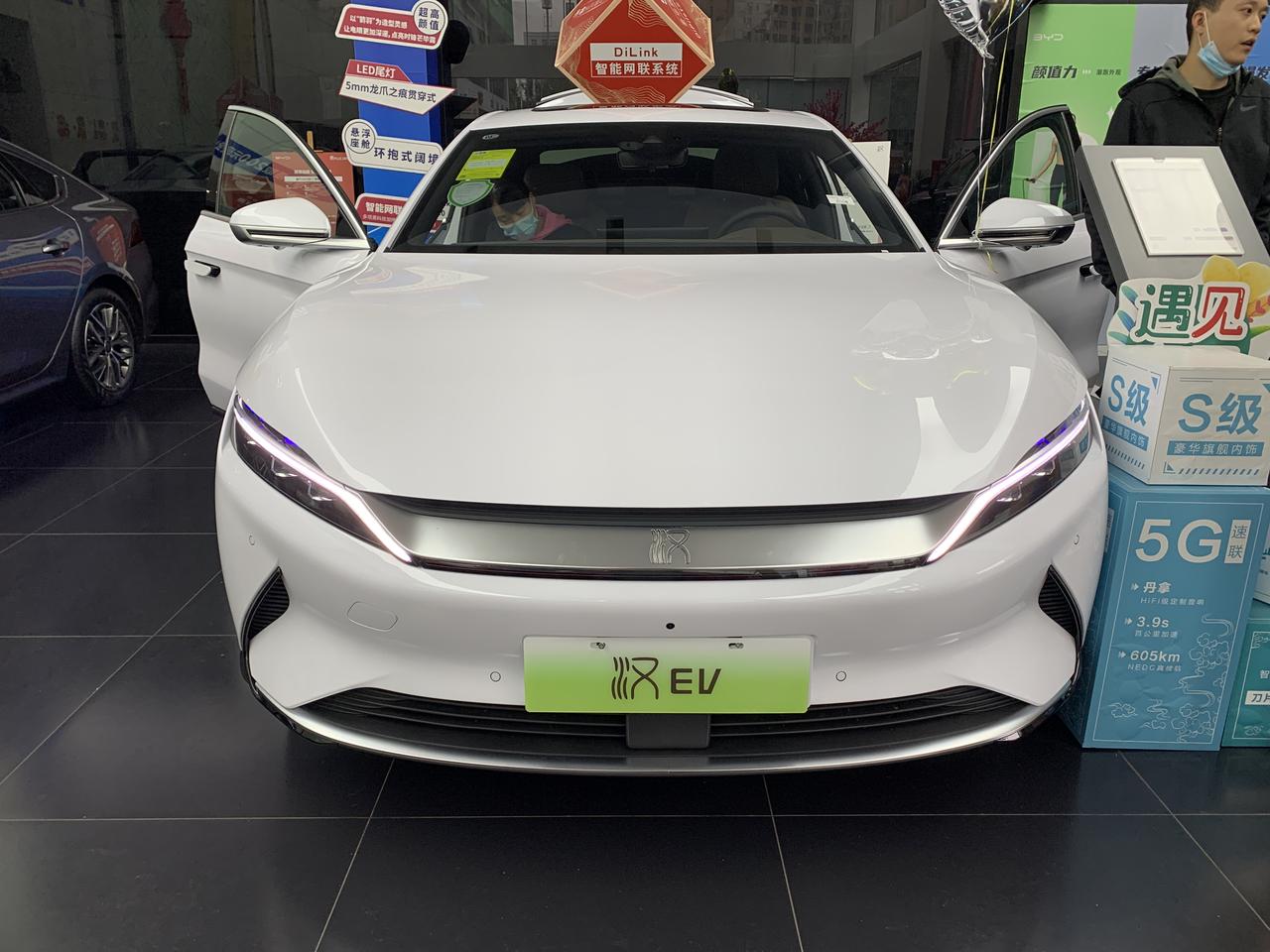 现在买605丐汉EV，车价21（有置换补贴），还是再等等海豹，等海豹的话两万置换补贴肯定无了，计划上半年买车
