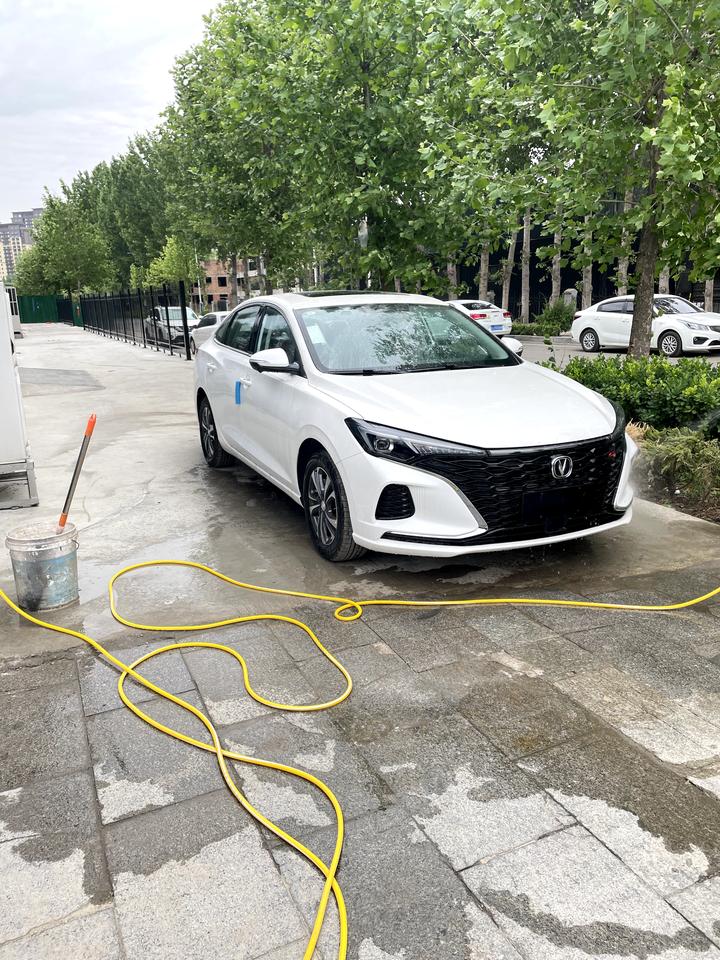 长安逸动 今天刚刚提车，1.4t尊贵版，落地差不多9.8，也不知道这个价格合不合适，请问一下山东这边有没有车友群呀