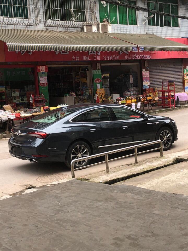 别克君越 请问各位小哥哥们，为啥银行实际放款的金额却比贷款的金额高？？？？你们都是这样的吗？还有你们贷款的利息都是几厘的