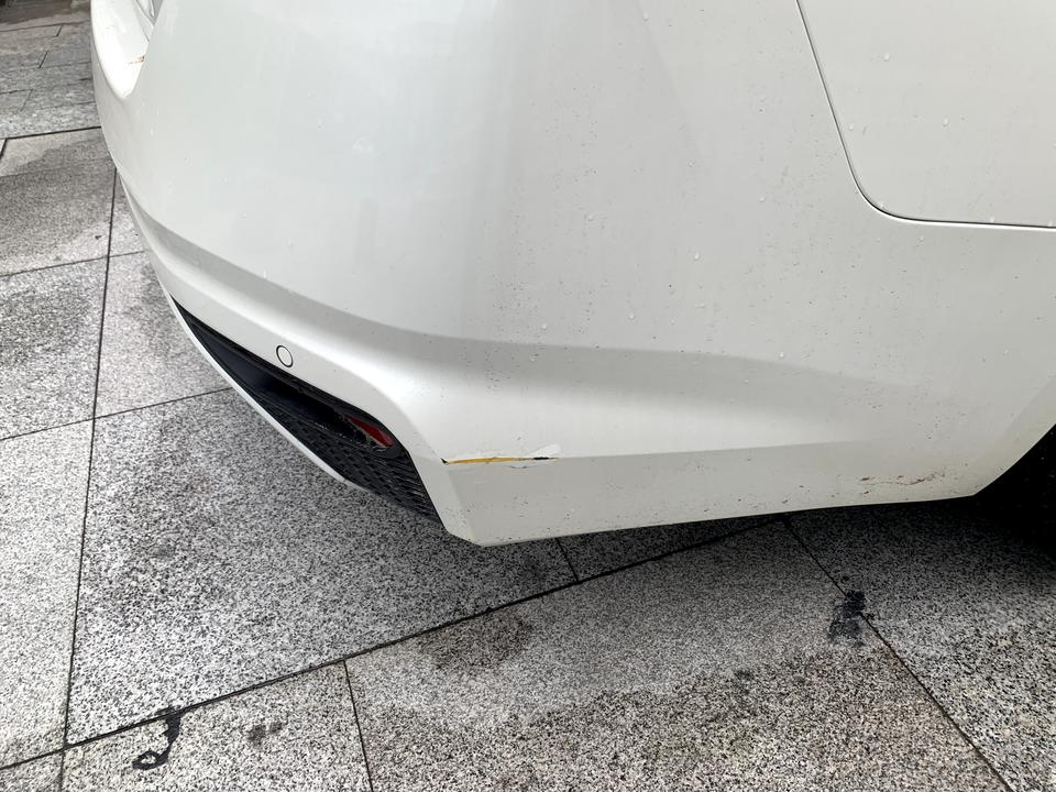 日产天籁 这种需要喷漆吗