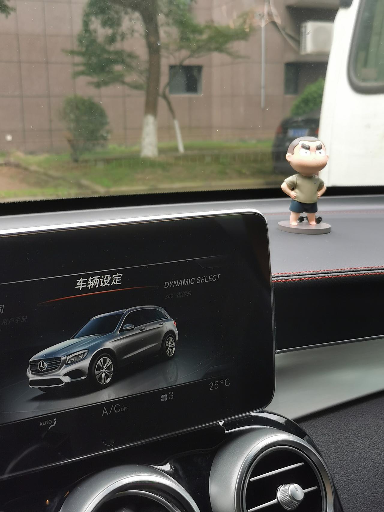 比亚迪汉EV 又来个新问题兄弟们，715尊荣下周必能提车，旗舰的估计还要等一阵，想问一下这两个型号区别大不大，没啥区别就