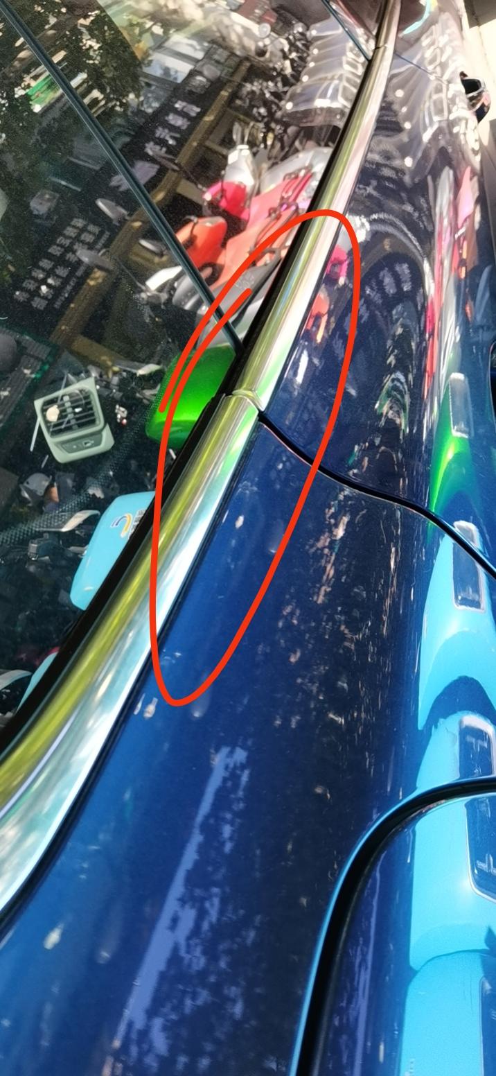 大众凌渡 大家帮我解答一下销售告诉我就是弯的我是最近才留意。首次购车之前也不懂。