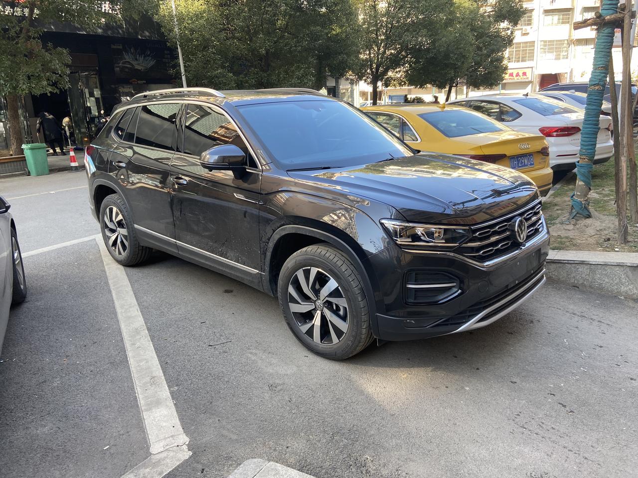大众探岳 这和后备箱按键在哪里？主驾驶不开门 后面的门开不了 你们会这样吗