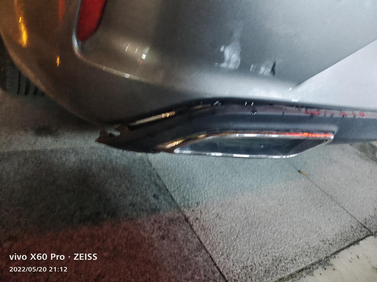 长安逸动 问一下各位小伙伴，倒车的时候把后边的塑料部门撞了，这个是不是要全换呀？建议走保险吗？谢谢大家