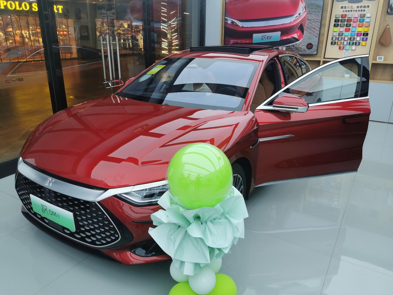 比亚迪汉EV 前些天去店里试车,店里只有汉dmi,感觉刹车踏板太靠近中间了,甚至有些偏左。汉ev也是这样的吗?这是不是个 比亚迪汉EV 前些天去店里试车,店里只有汉dmi,感觉刹车踏板太靠近中间了,甚至有些偏左。汉ev也是这样的吗?这是不是个