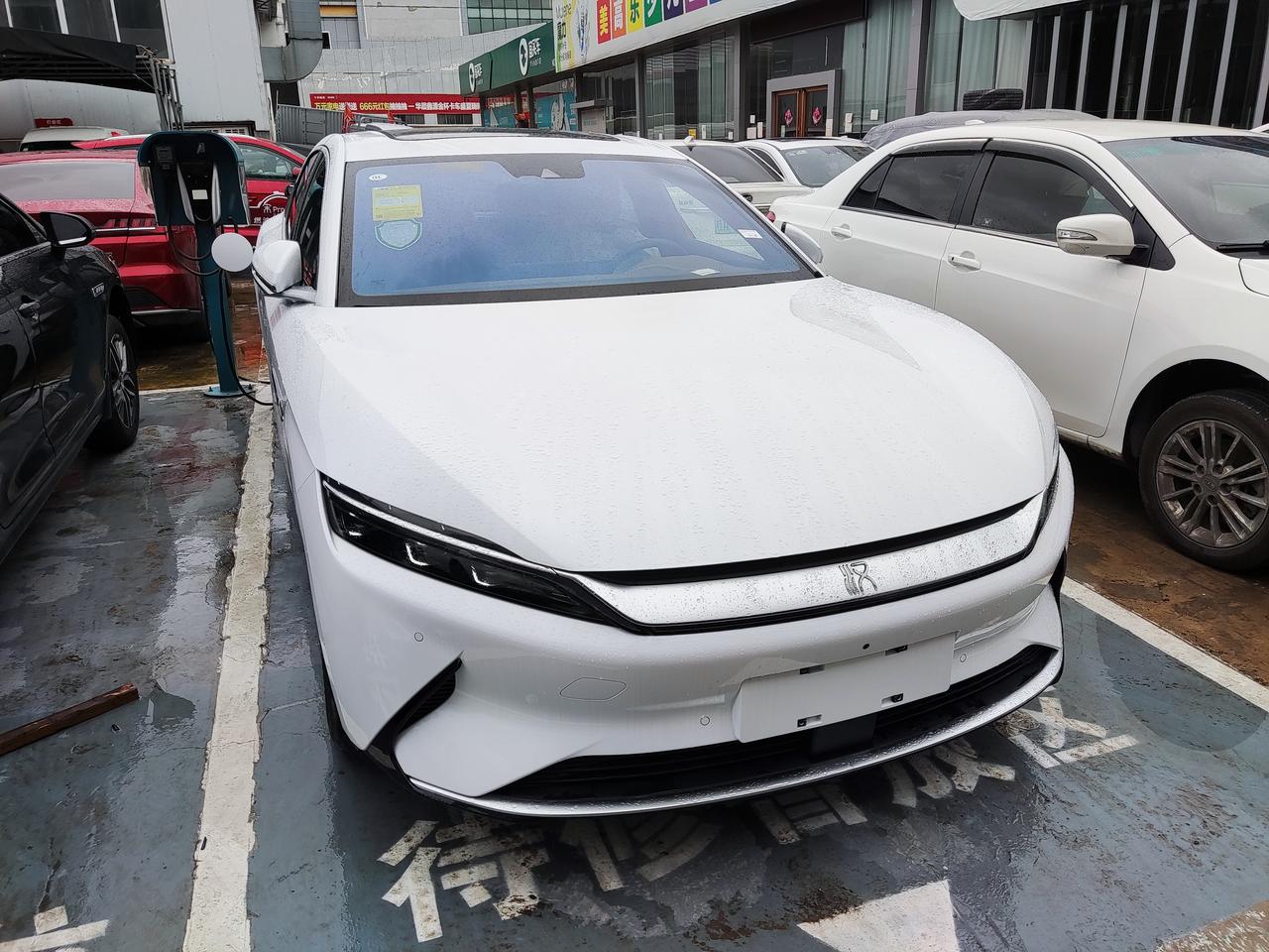 比亚迪汉EV 比亚迪汉ev的磷酸铁锂电池怎么充电才能最大程度的保护电池？