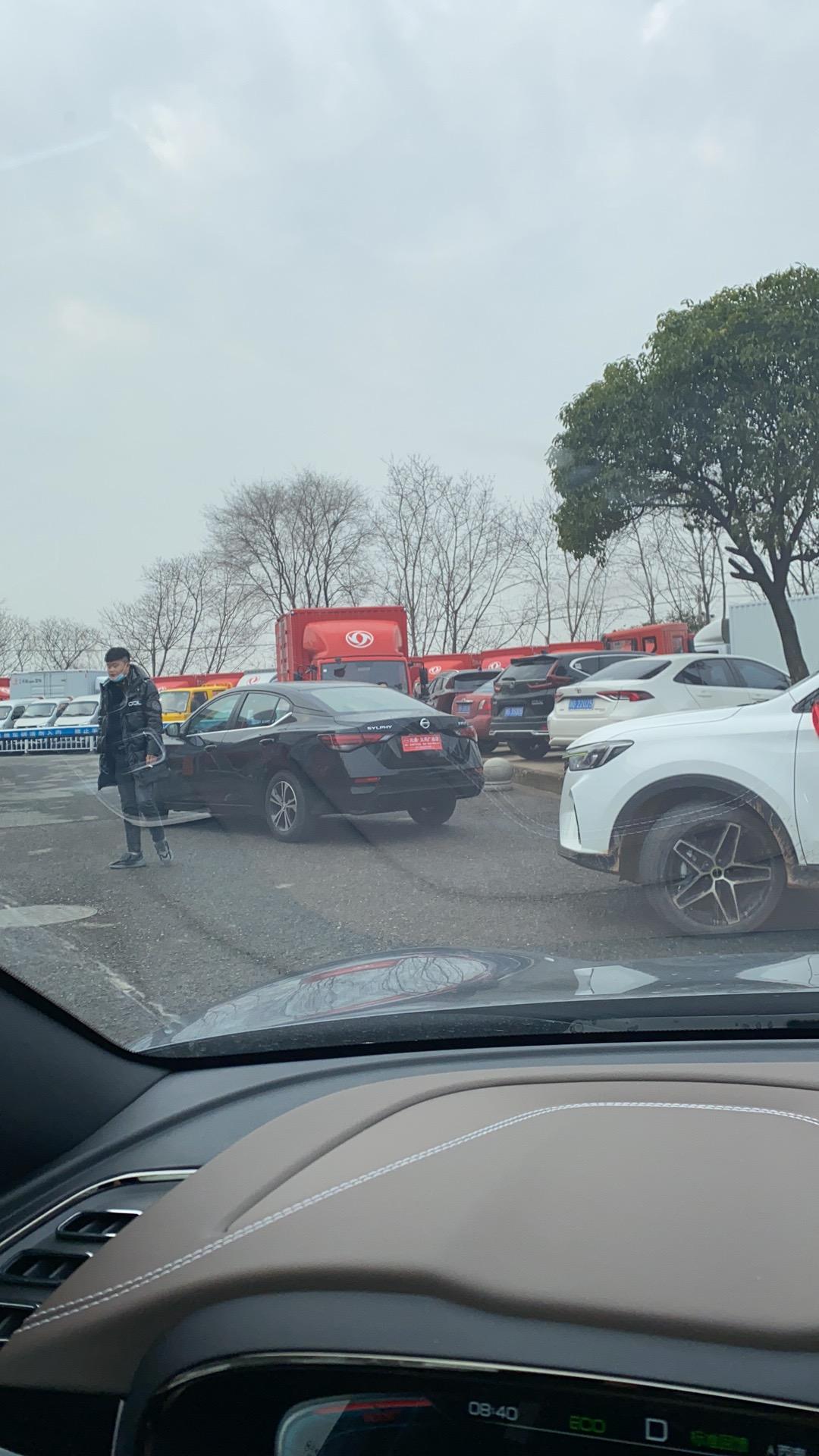 比亚迪汉EV 想问下各位投诉4s店哪条途径最有效？以下几个槽点：1.保险：我买的尊贵版，12月底跟我说的时候是保费700