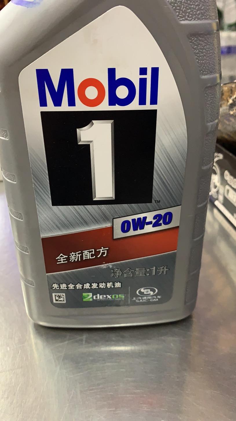 别克君越 大家好 问一下652t 换什么型号机油 4s要求5000换机油  全合成5000换 是不是在浪费。销售告诉我8