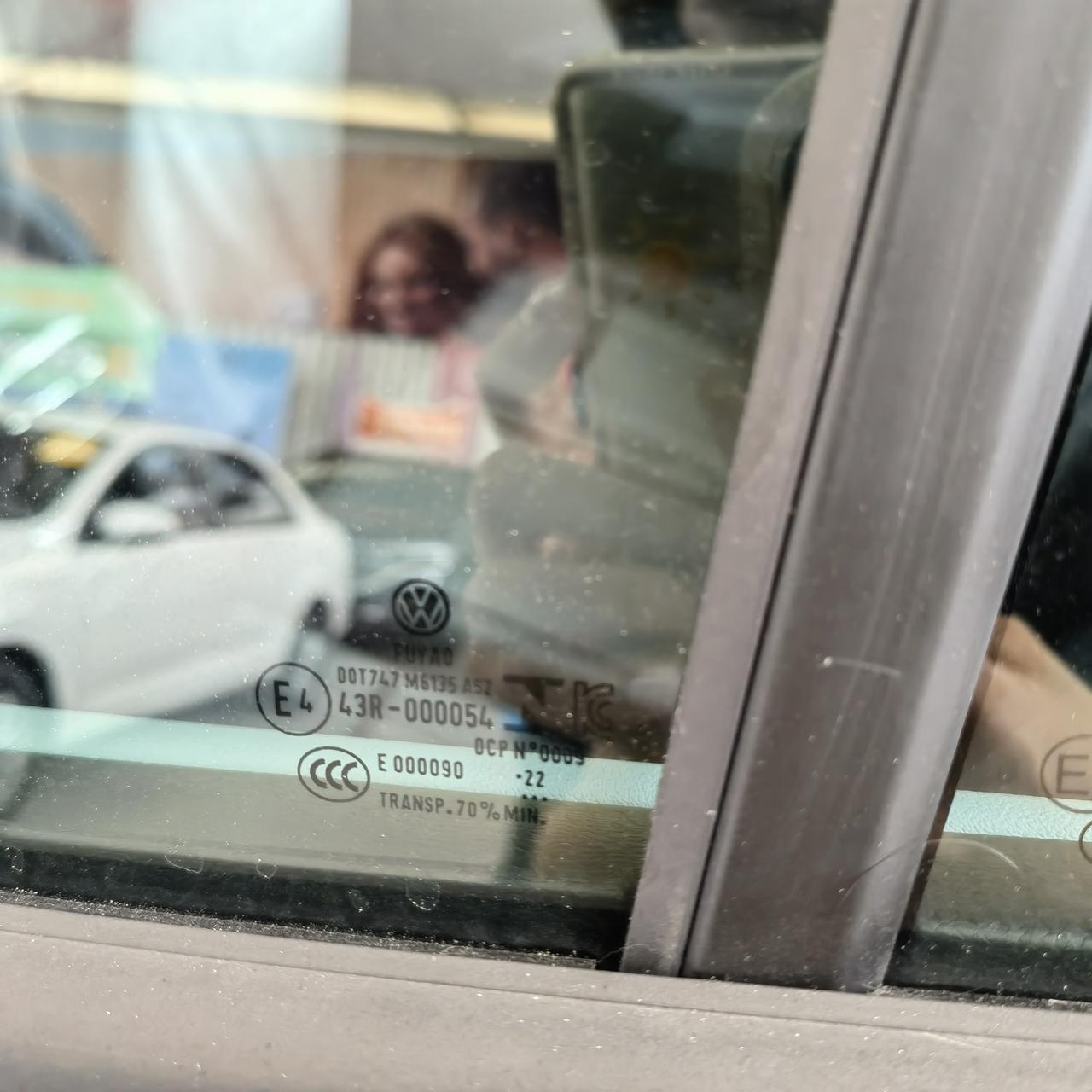 大众ID.4 X 求助车窗玻璃日期店里有台现车，车是22年7月。但是车窗玻璃，有一块21年的，其余22年。是有什么问题呢