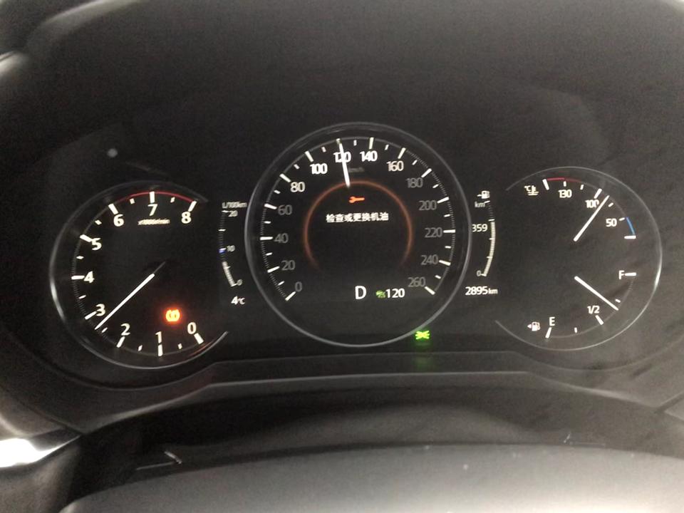 马自达阿特兹 21年11.15买的车 现在不到仨月，里程2900km还没做首保 昨天在高速上时突然 出现检查或更换机油 