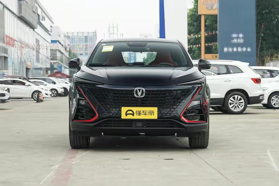 长安UNI-T uniT顶配大灯左右不是有个四叶草灯光，， 怎么开起啊，，