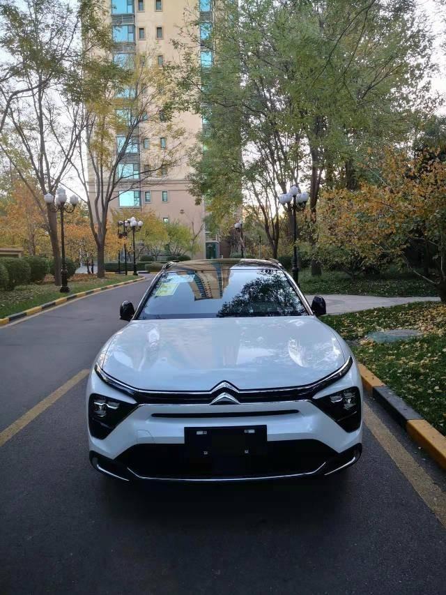 雪铁龙凡尔赛C5 X 各位车友1级车，最近加装完雷达，和电尾门，靠近解锁时候近光灯不亮了？有知道为啥的么？没加装之前在车
