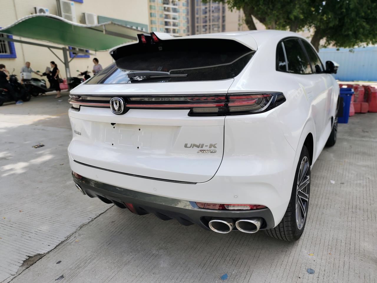 长安UNI-K 各位车友  你们的车有没有低速的时候 会突然有个“嘎吱一声的金属响声？”好像是刹车踏板下面传上来的   
