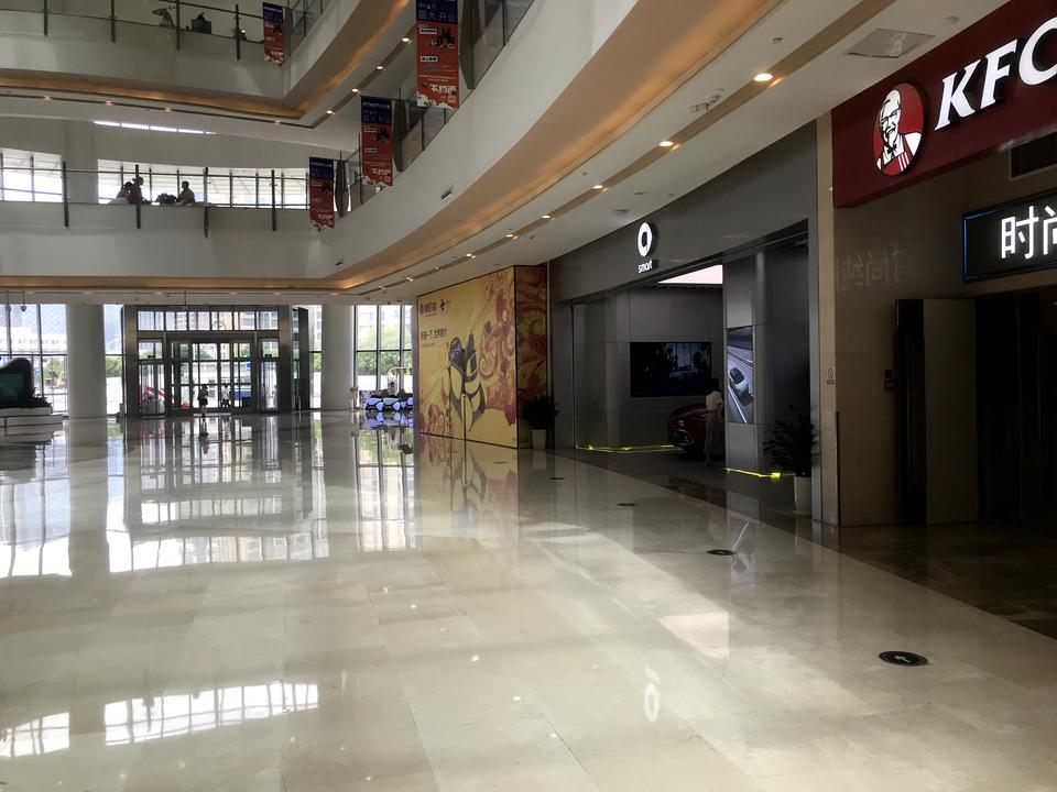 smart精灵#1 smart，一直遮遮掩掩，去看展车 也告知是工程样车，问起内饰板，竟然最后用料还没确定，哈哈，这个圈