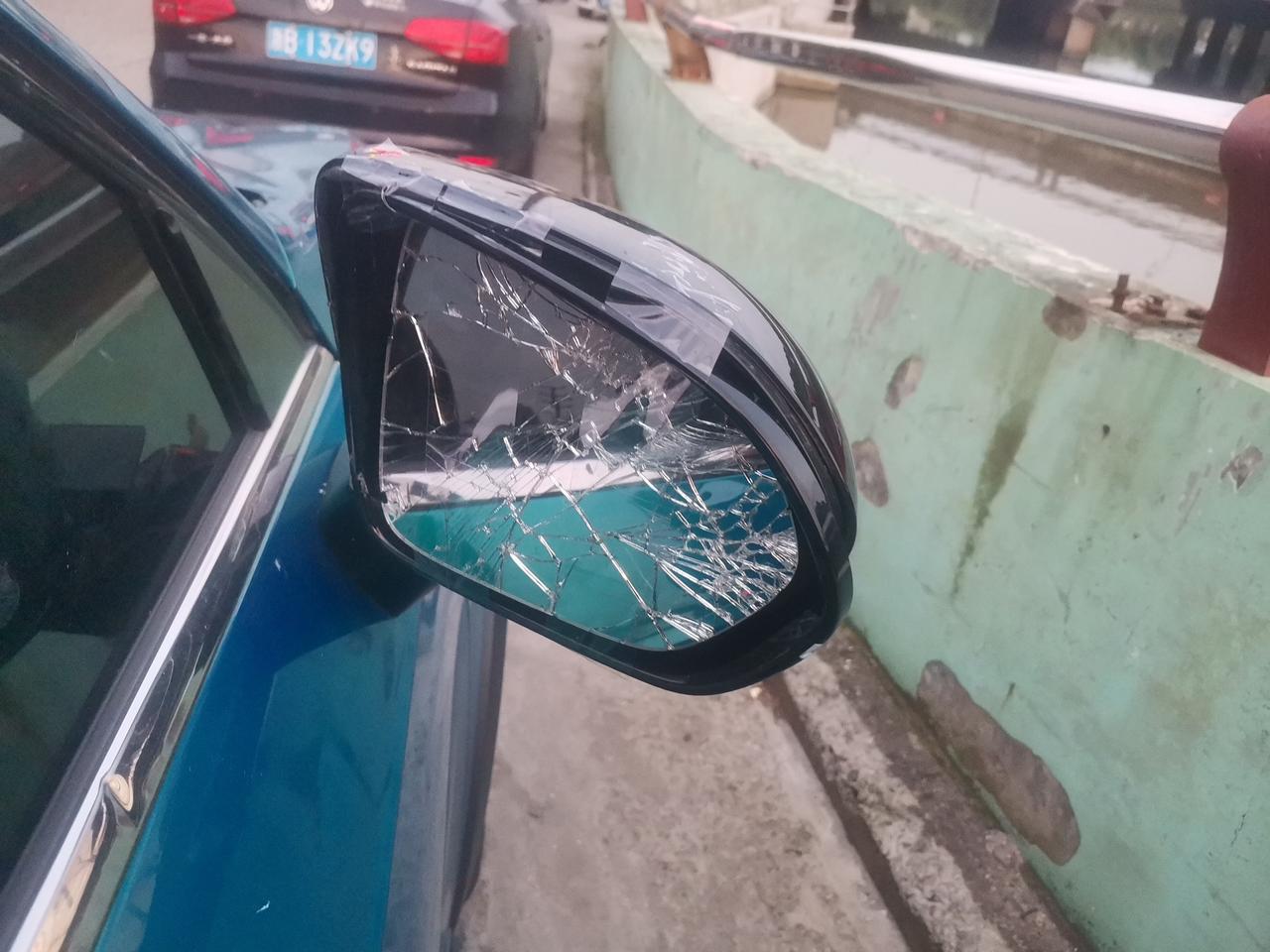 哈弗赤兔 一血！这修一下得多少钱呀
