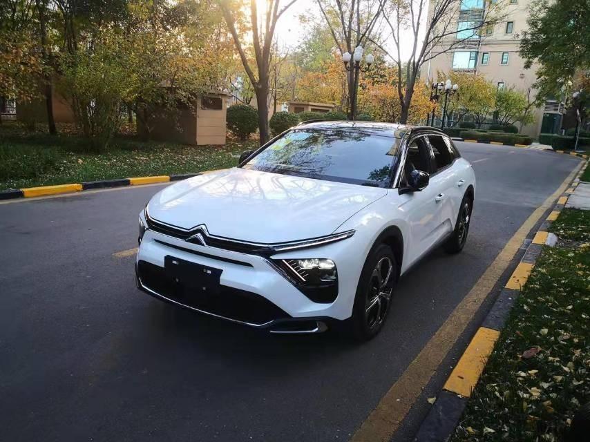 雪铁龙凡尔赛C5 X 各位车友1级车，最近加装完雷达，和电尾门，靠近解锁时候近光灯不亮了？有知道为啥的么？没加装之前在车