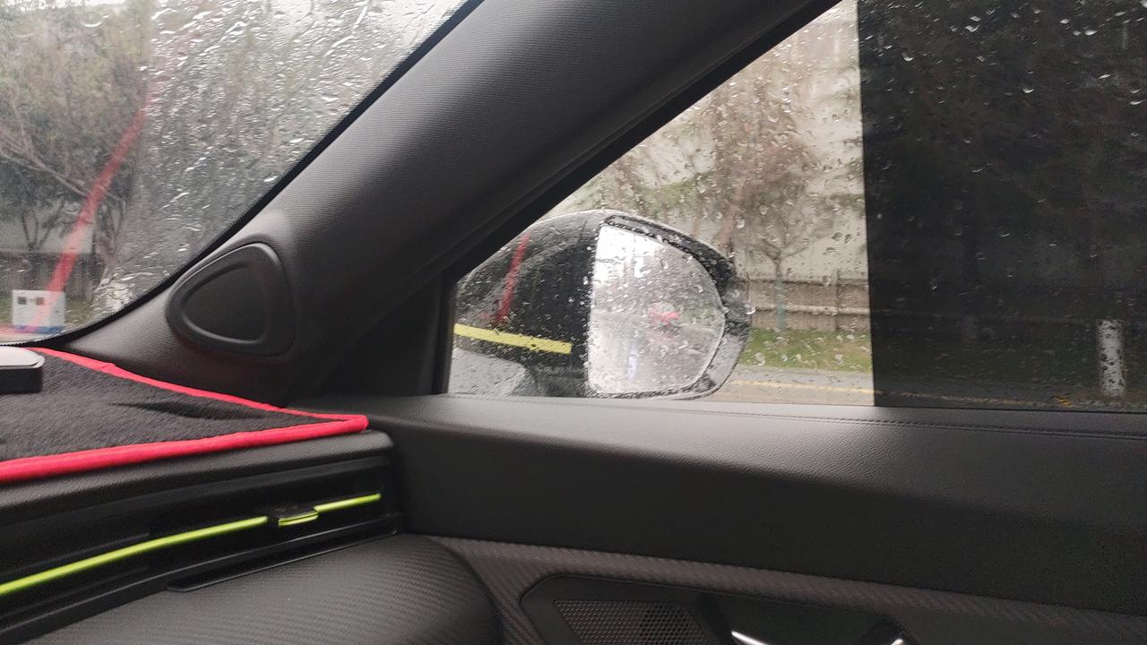 哈弗赤兔 后视镜加热一般开多久？或者可以一直打开吗？昨天下雨，后视镜直接看不见了！为了行车安全，就将后视镜加热打开了，后