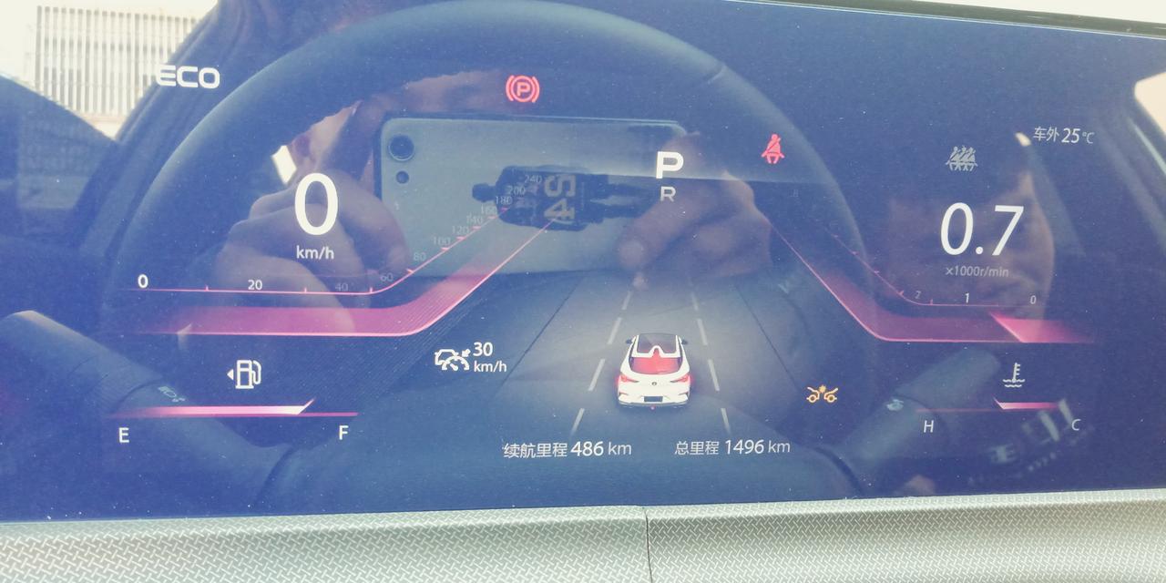 长安UNI-T 打燃火，仪表上就显示自动辅助刹车功能不能用，咋回事呀？