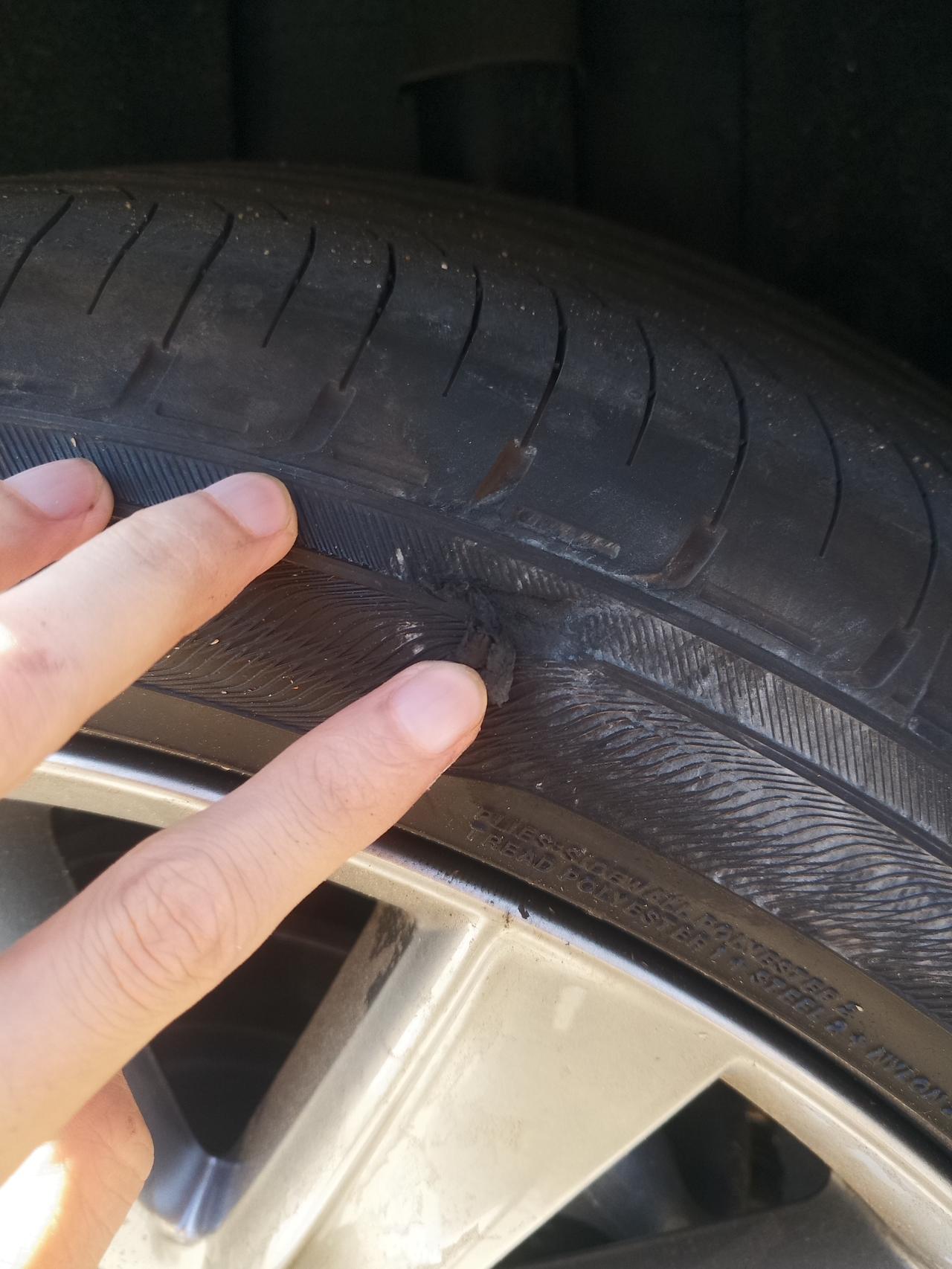 马自达阿特兹 各位大佬  这样的情况要不换轮胎  新车  才开2000公里