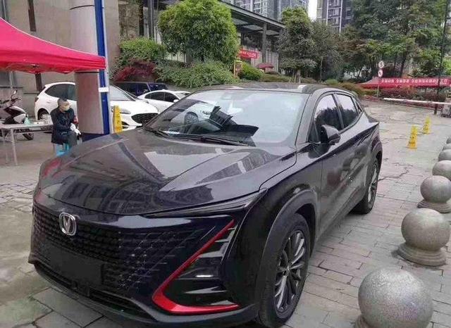 长安UNI-T 想订车 在纯黑色和水泥灰中纠结 究竟那个颜色耐脏 有没人指导下