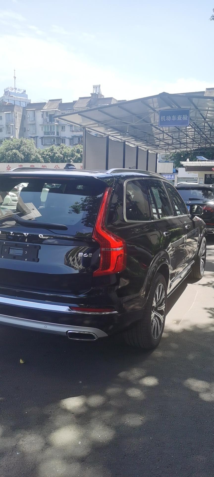 沃尔沃XC90 B6智雅已提车  请较下各位 投屏导航效果怎么样 抬显可以同步不 谢谢