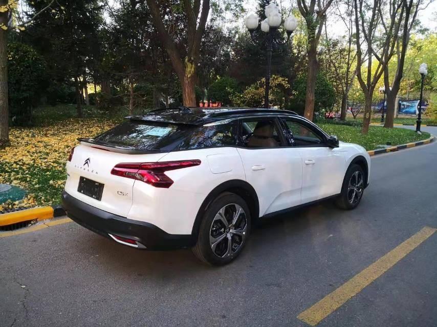 雪铁龙凡尔赛C5 X 各位车友1级车，最近加装完雷达，和电尾门，靠近解锁时候近光灯不亮了？有知道为啥的么？没加装之前在车