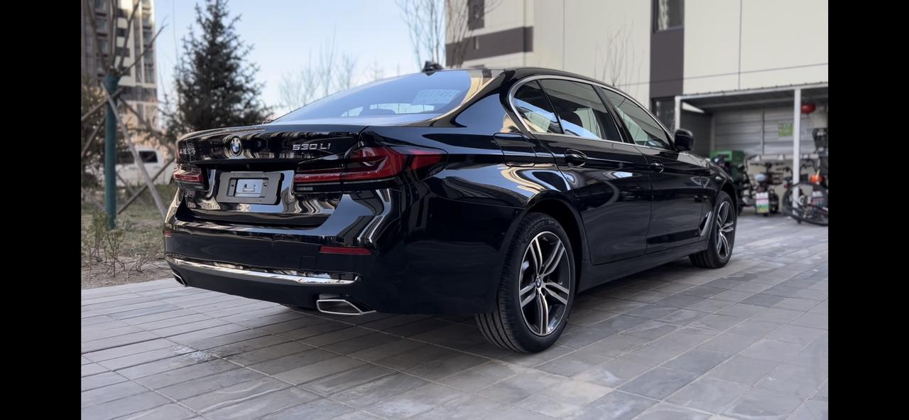 宝马5系 北京，23年新买的530豪华，型号bmw7201tn，4s店告知北京车管所没有这个型号的数据无法上牌。有同样遭