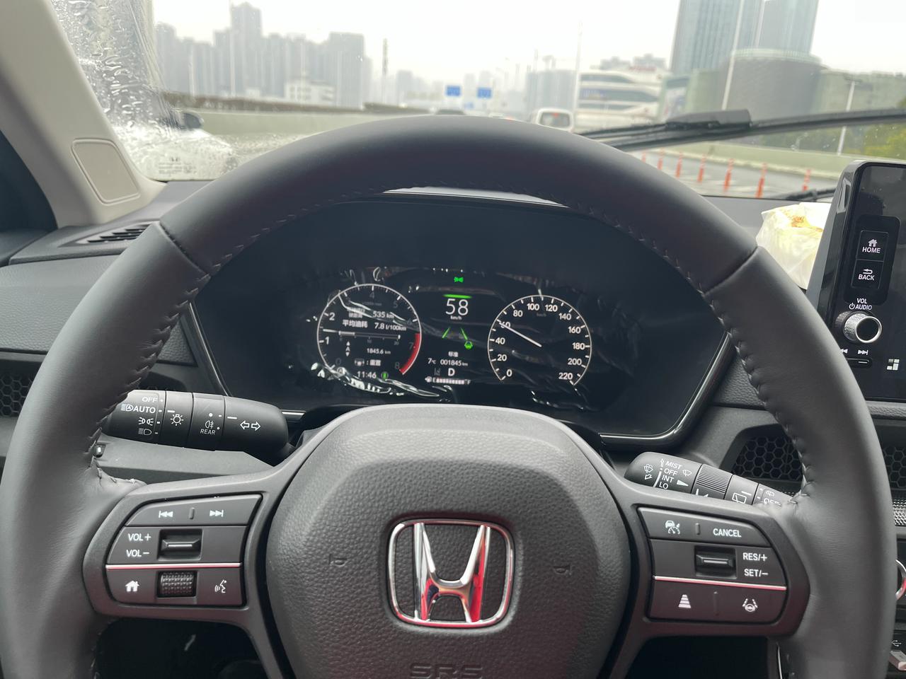 本田CR-V 车友们，新款CRV你们有没有感觉方向有点轻微偏左 ？？？
