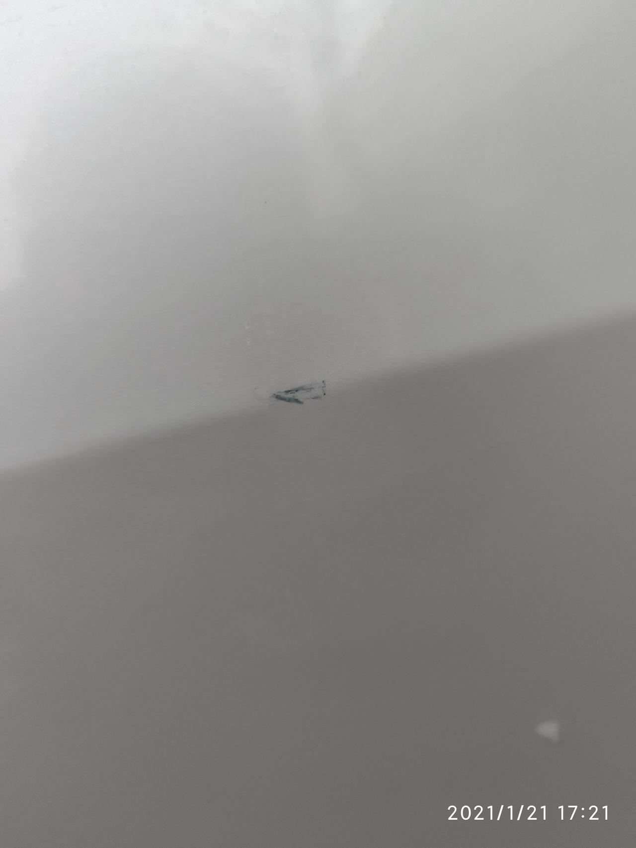 丰田凯美瑞 车门可能是被别人停车开门的时候刮了一下，这一小块补漆能补吗？各位车友 。