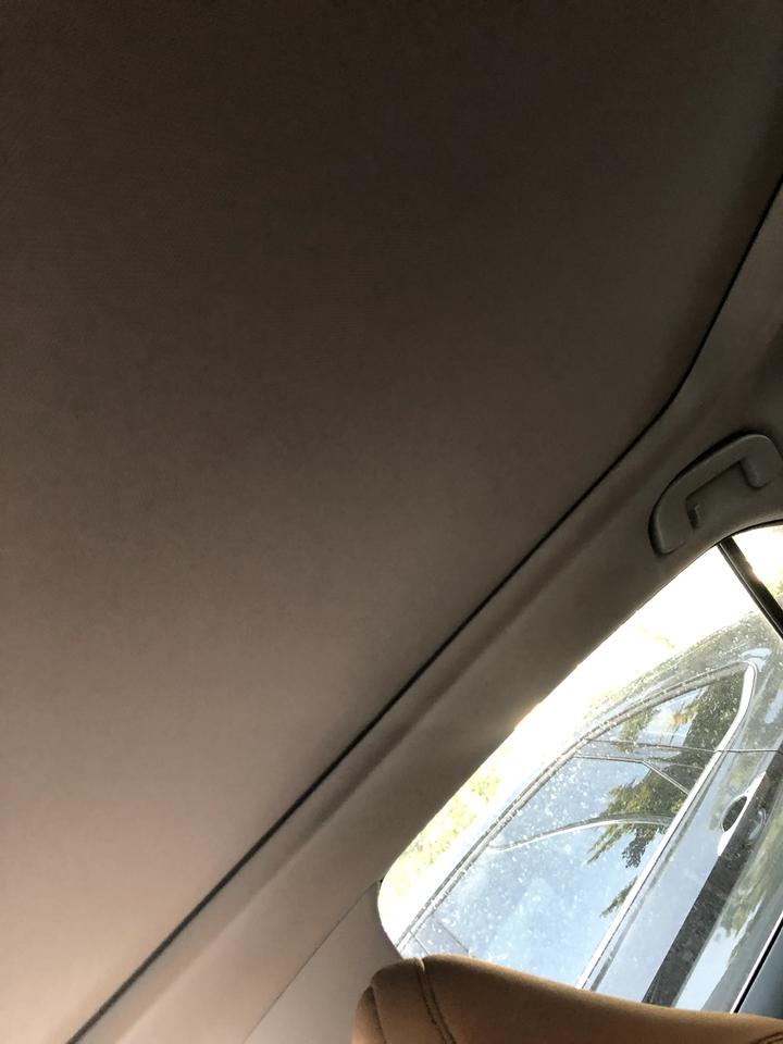 各位大哥们有谁知道 凯美瑞2.5豪华锁车以后天窗的遮阳板会不会自动关上？