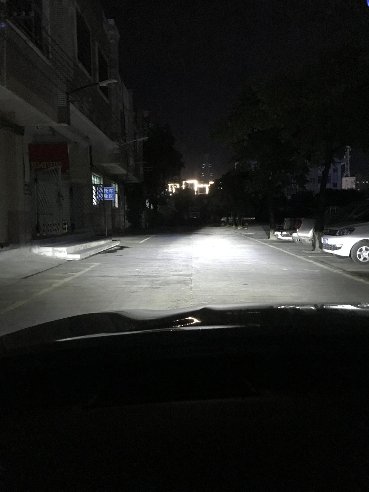 2019改款凯美瑞，左边近光灯比右边照射的高度要低一点，今天去4S检查说正常，原因是出于安全考虑，对向会车时不会闪到司机