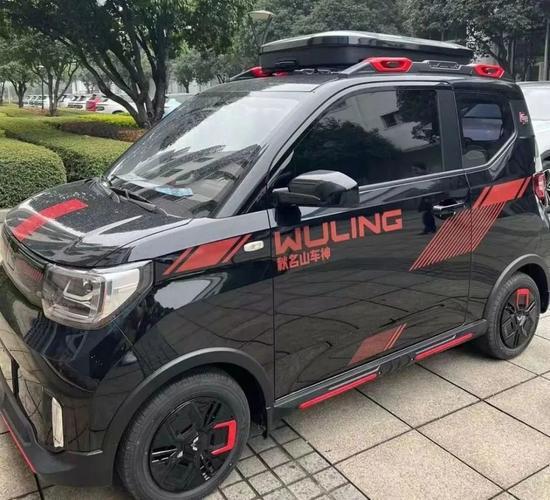 五菱五菱宏光MINIEV 说说自己开五菱Mini ev最快时速是多少？我先来，我曾在限速80的路上飙到105码，目前还未
