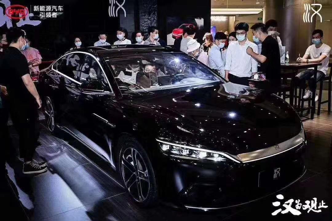 比亚迪汉EV 实车  好看吗