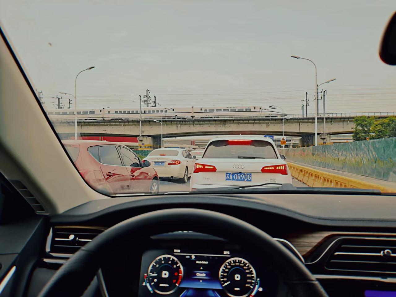 沃尔沃S60 这是沃尔沃的仪表么 还是什么车 有认识的大神么