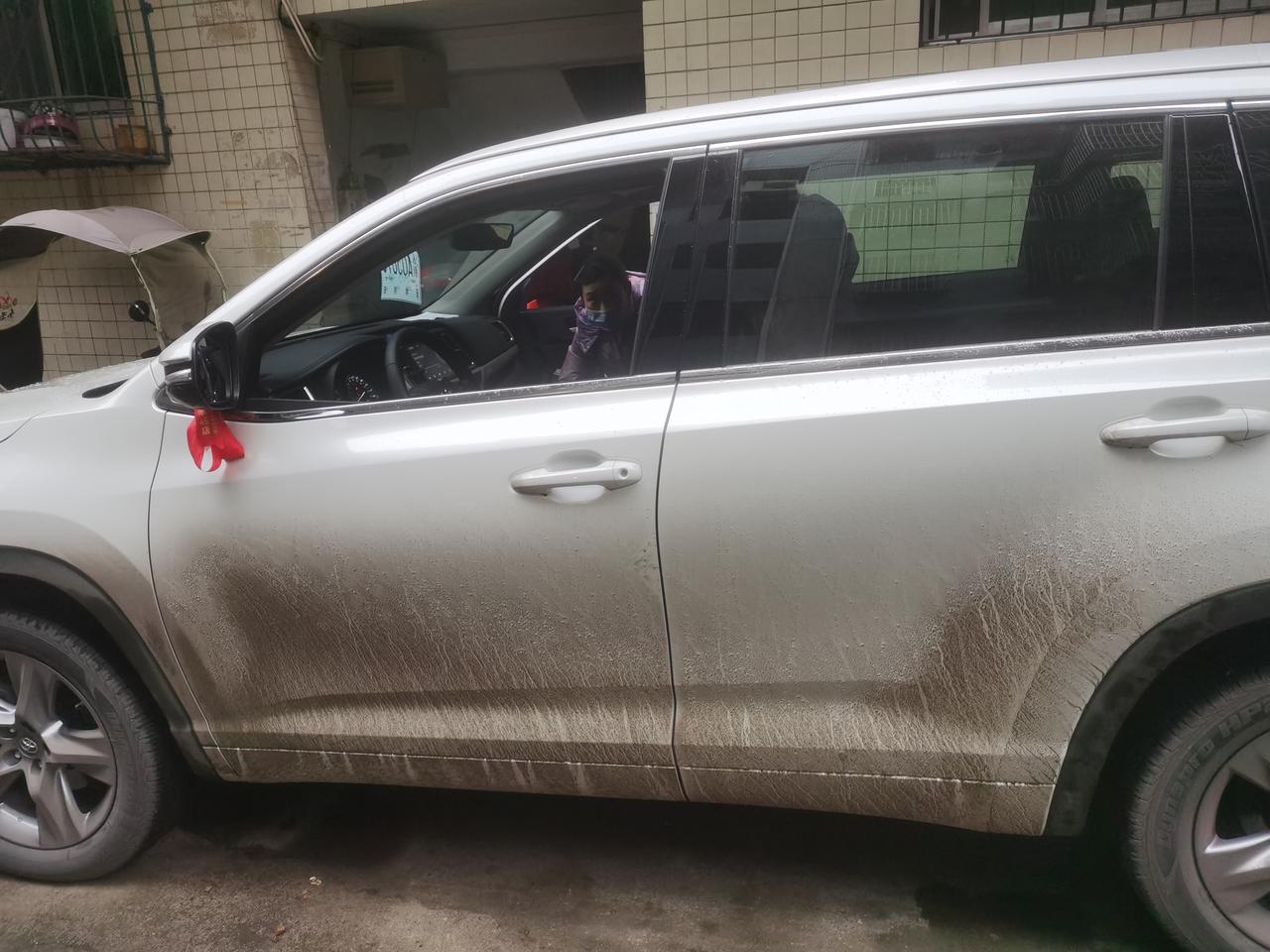 汉兰达怎么下雨这么脏