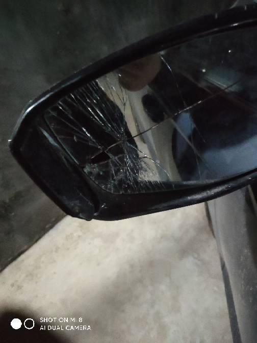 吉利星瑞 新手新车，倒车倒树上来了个反折叠