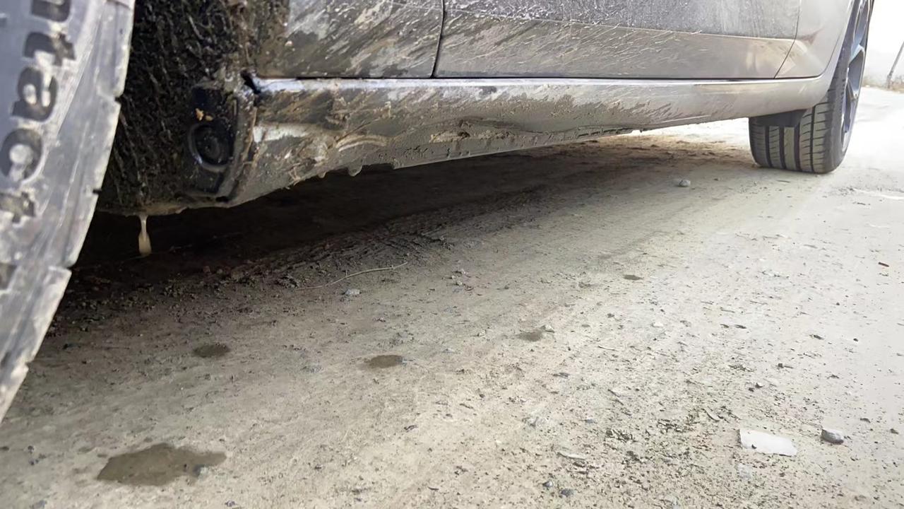 雪佛兰迈锐宝XL 岔路分神、轮胎掉下来磕到路边了、修的话以后会不会上锈啊
