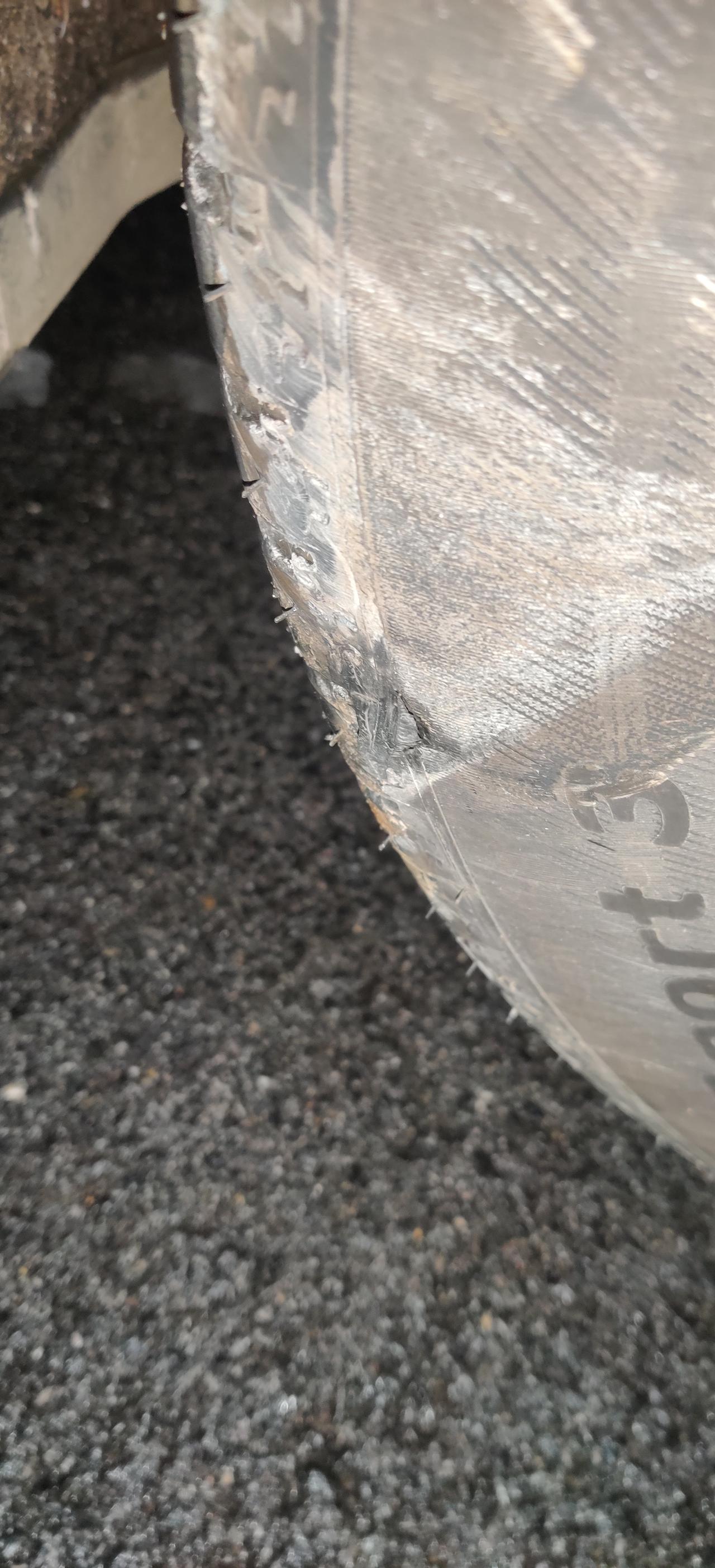 红旗HS5 兄弟们 被刮了 这样只能换了吗还是