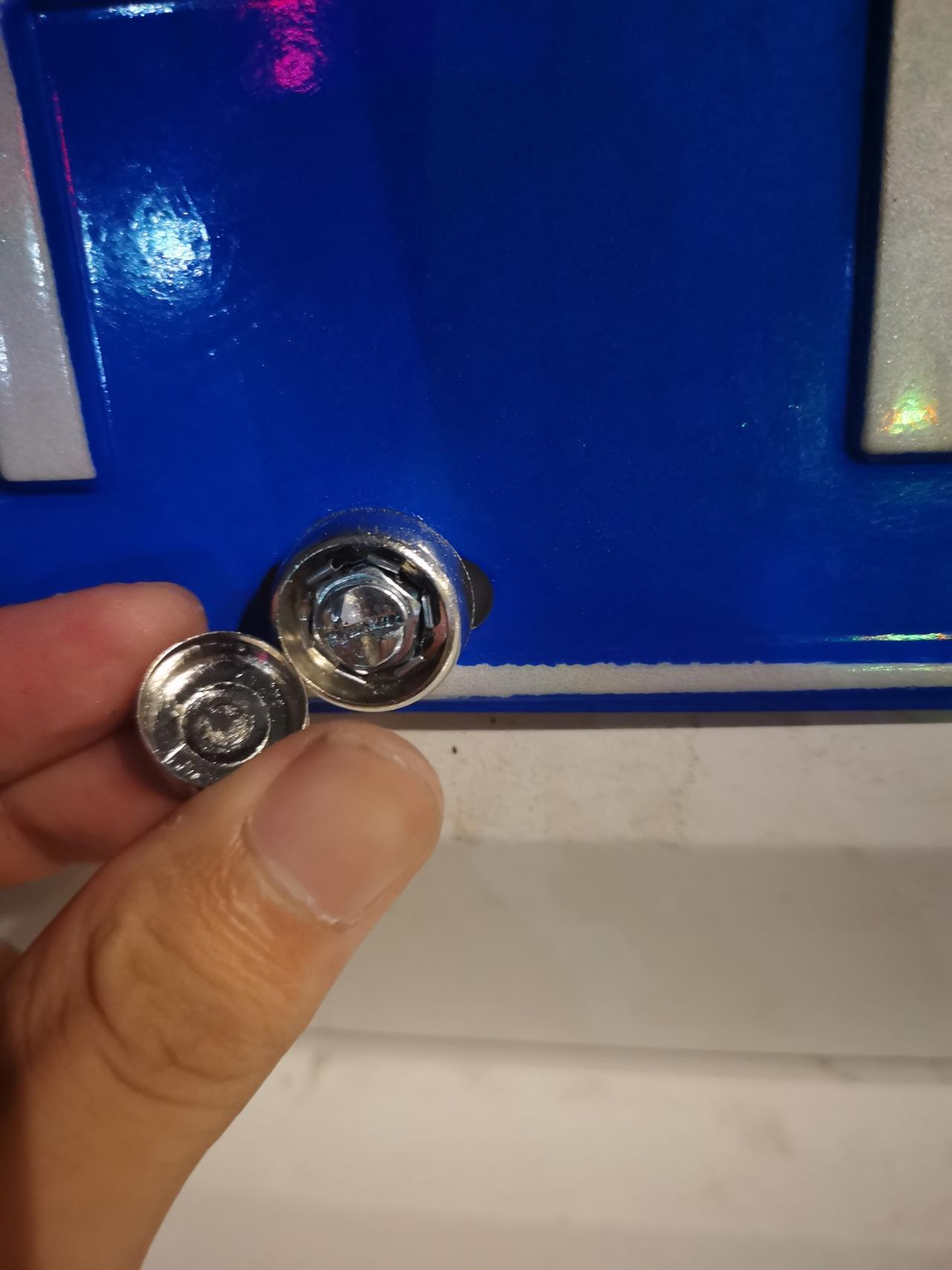 吉利帝豪 兄弟们，这个防盗帽按不进去咋整，在线等