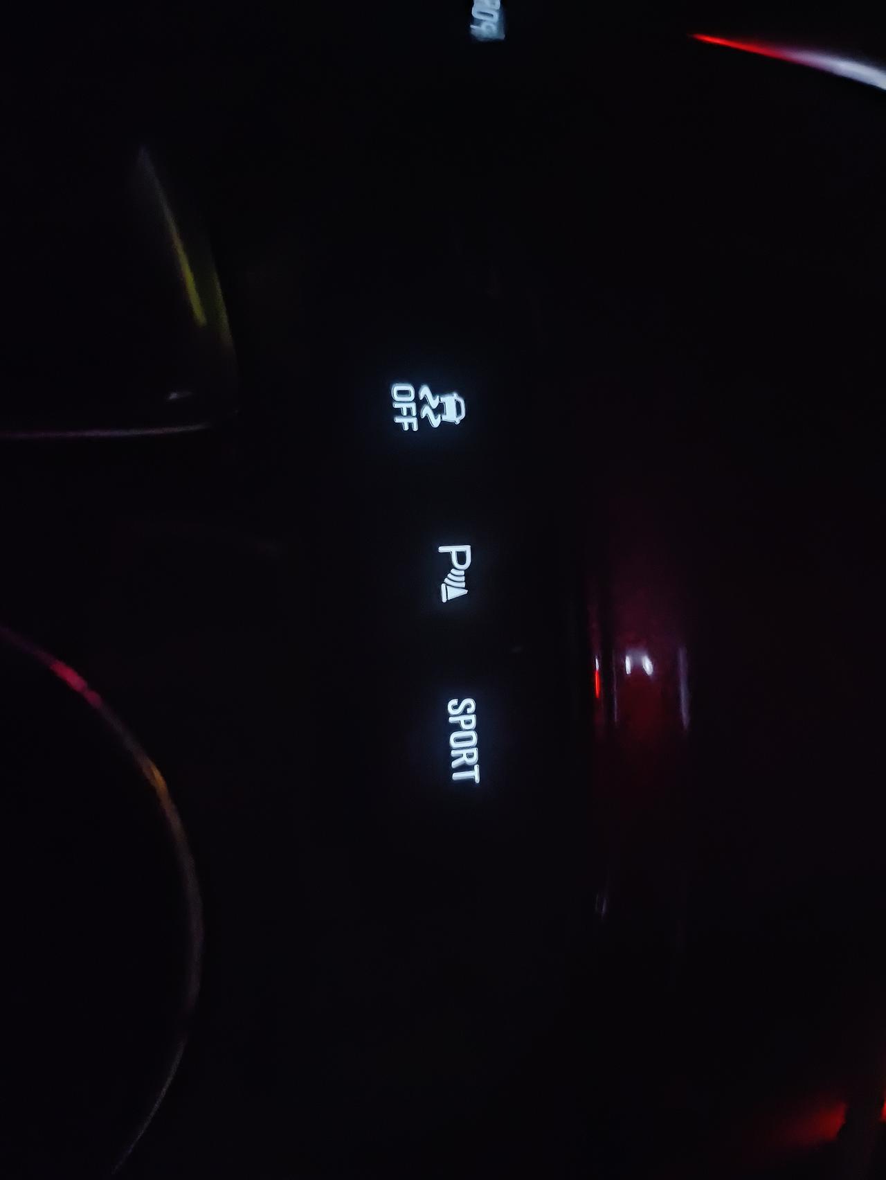 雪佛兰迈锐宝XL 各位老师傅，中间那个按键是干什么的啊